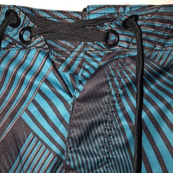 size 38  - Picture 4 of 9